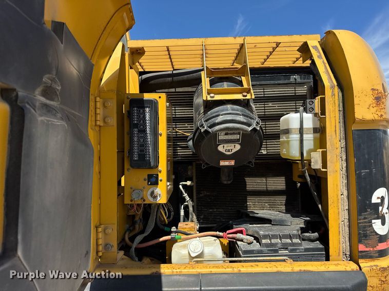 image for item DU3499 2005 Caterpillar 320C LU excavator