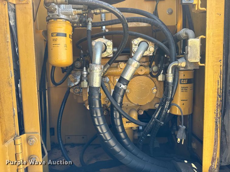 image for item DU3499 2005 Caterpillar 320C LU excavator