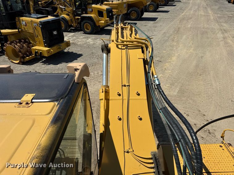 image for item DU3499 2005 Caterpillar 320C LU excavator