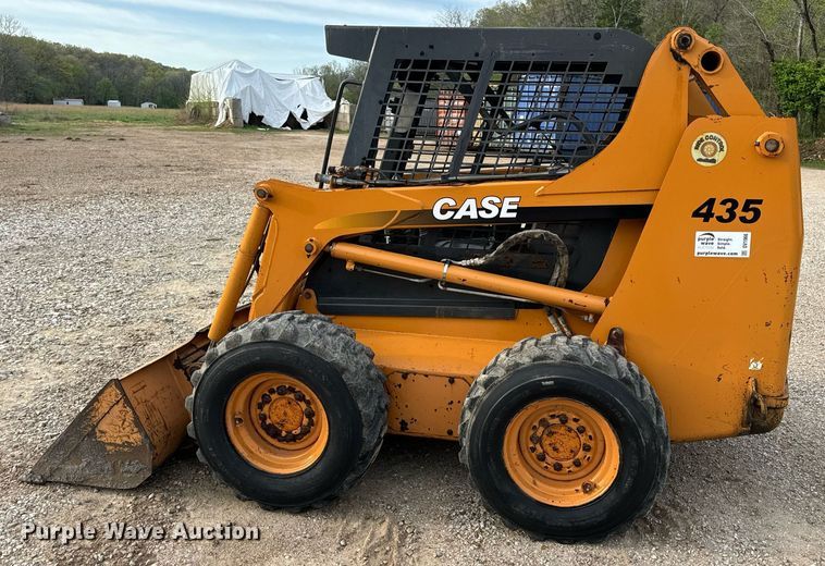 image for item DV1966 2005 Case 435 skid steer loader