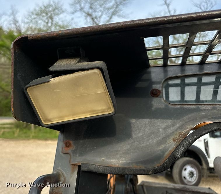 image for item DV1966 2005 Case 435 skid steer loader