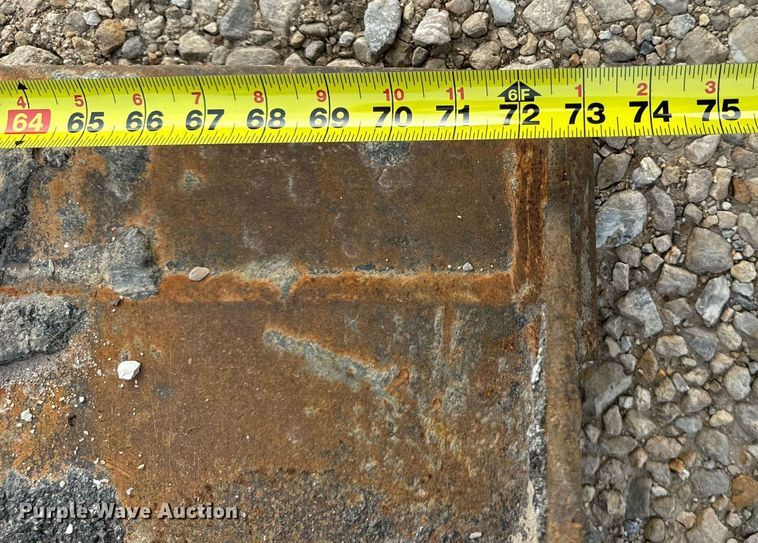 image for item DV1966 2005 Case 435 skid steer loader