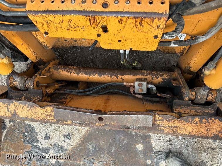 image for item DV1966 2005 Case 435 skid steer loader