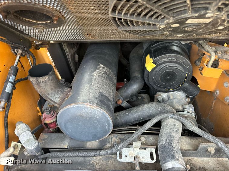 image for item DV1966 2005 Case 435 skid steer loader