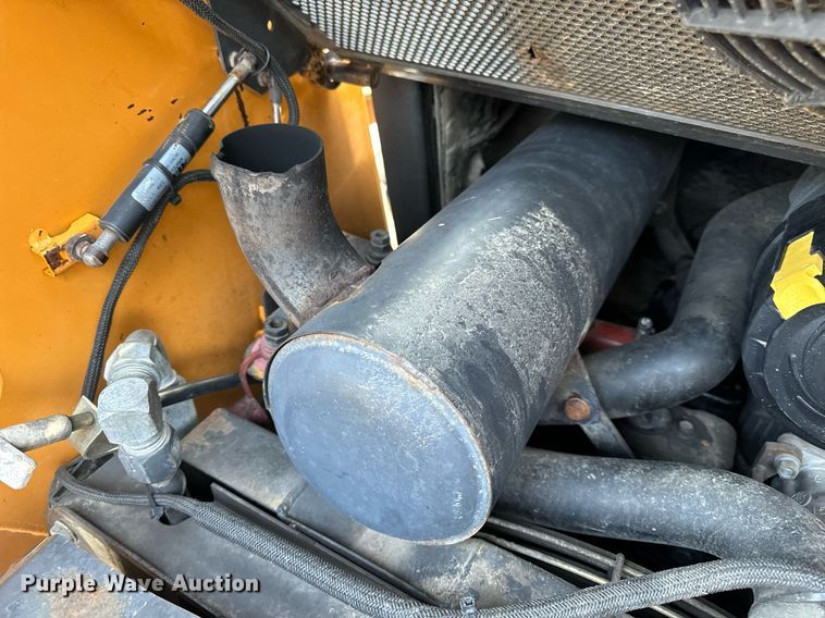 image for item DV1966 2005 Case 435 skid steer loader