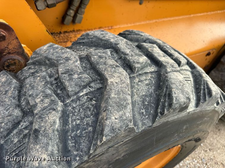 image for item DV1966 2005 Case 435 skid steer loader