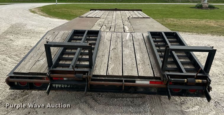 image for item DV1971 2015 Trail-King TK20LP-242 equipment trailer