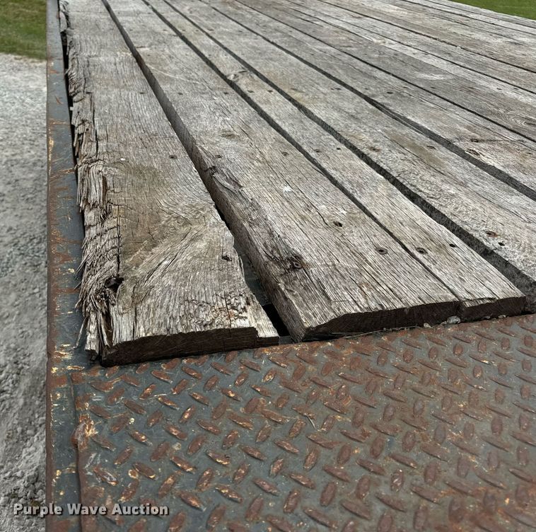 image for item DV1971 2015 Trail-King TK20LP-242 equipment trailer