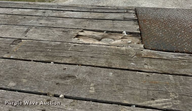 image for item DV1971 2015 Trail-King TK20LP-242 equipment trailer