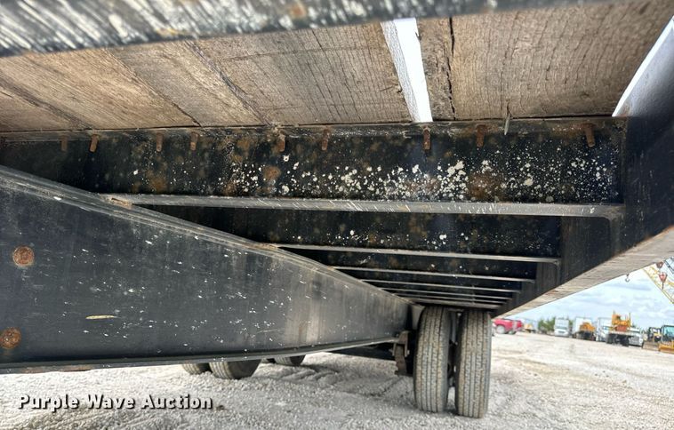 image for item DV1971 2015 Trail-King TK20LP-242 equipment trailer