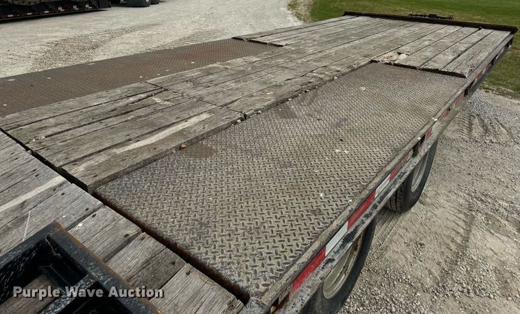 image for item DV1971 2015 Trail-King TK20LP-242 equipment trailer