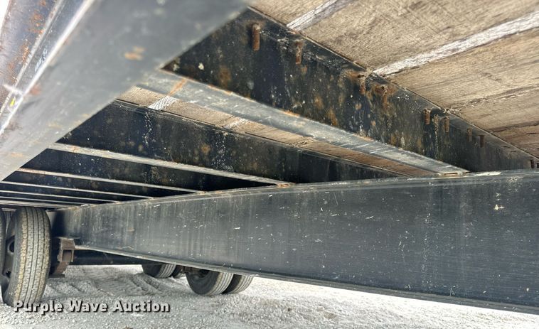 image for item DV1971 2015 Trail-King TK20LP-242 equipment trailer