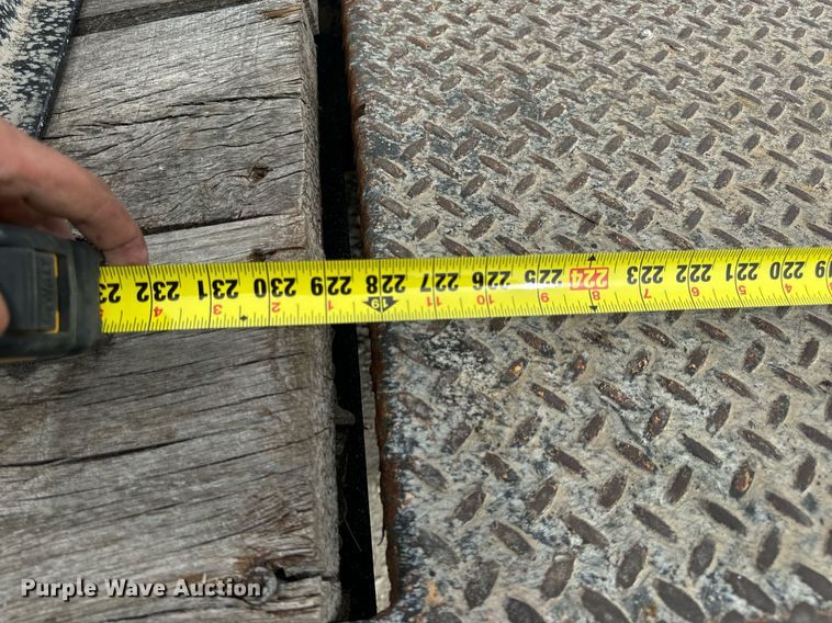 image for item DV1971 2015 Trail-King TK20LP-242 equipment trailer