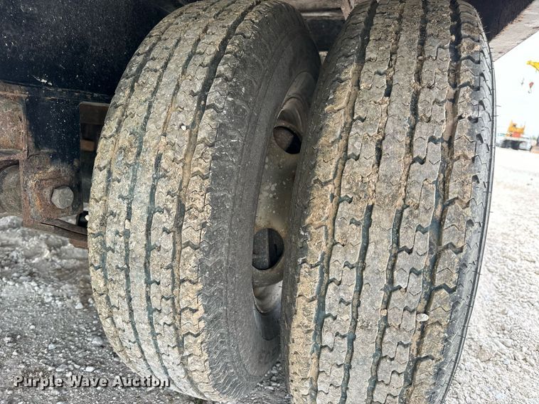 image for item DV1971 2015 Trail-King TK20LP-242 equipment trailer