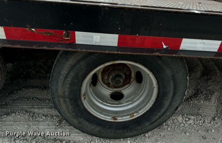 image for item DV1971 2015 Trail-King TK20LP-242 equipment trailer