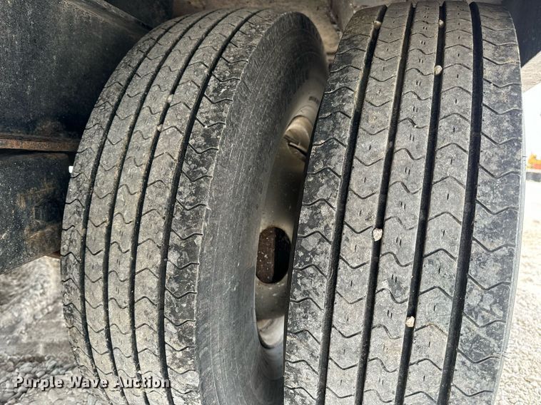 image for item DV1971 2015 Trail-King TK20LP-242 equipment trailer