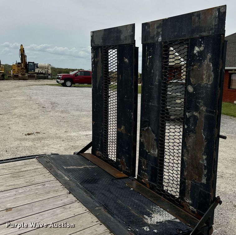 image for item DV1972 2017 Trailerman CST7242S14 equipment trailer