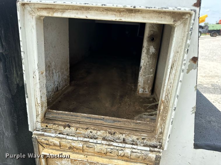 image for item DV1973 2020 Kenworth T370 utility / service truck