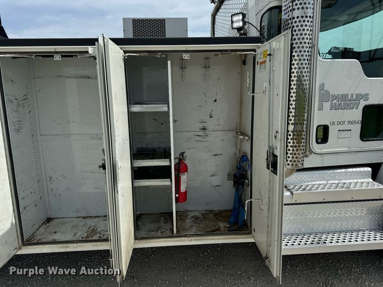 image for item DV1973 2020 Kenworth T370 utility / service truck