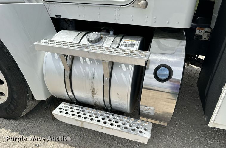 image for item DV1973 2020 Kenworth T370 utility / service truck