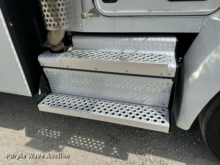 image for item DV1973 2020 Kenworth T370 utility / service truck