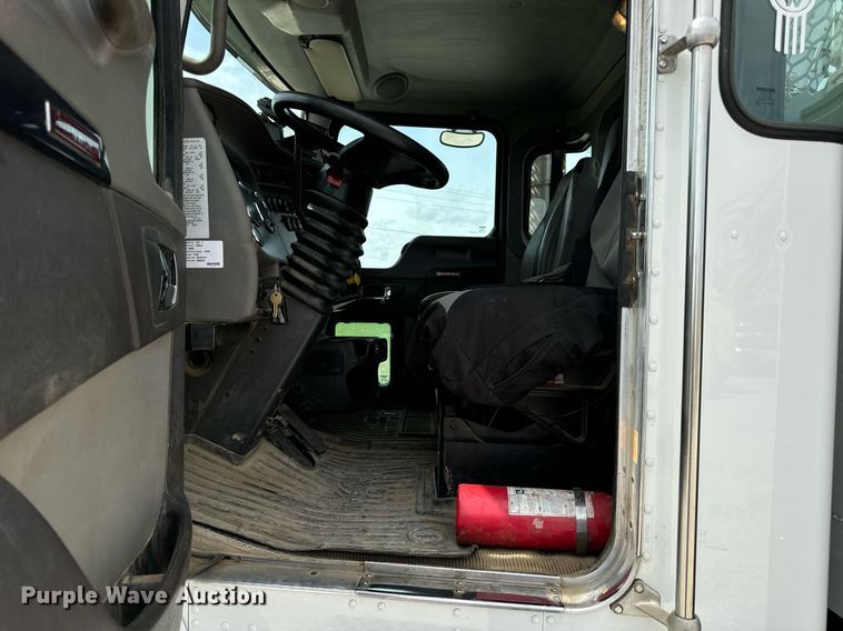 image for item DV1973 2020 Kenworth T370 utility / service truck