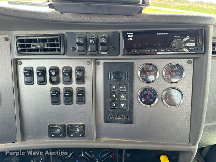 image for item DV1973 2020 Kenworth T370 utility / service truck