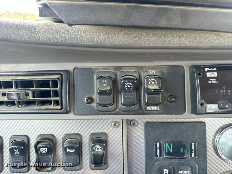 image for item DV1973 2020 Kenworth T370 utility / service truck