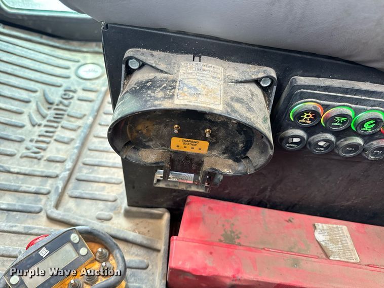 image for item DV1973 2020 Kenworth T370 utility / service truck