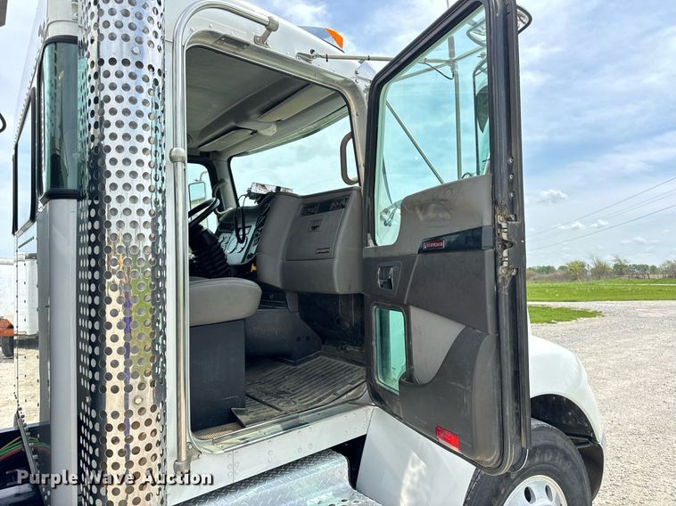 image for item DV1973 2020 Kenworth T370 utility / service truck