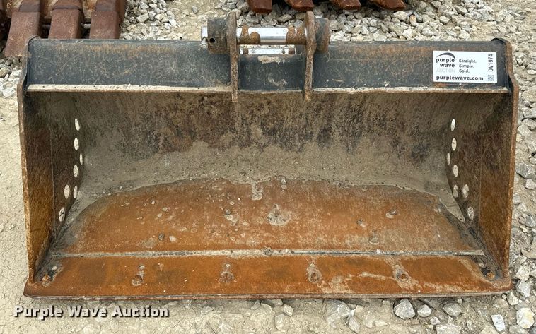 image for item DV1974 Caterpillar excavator bucket