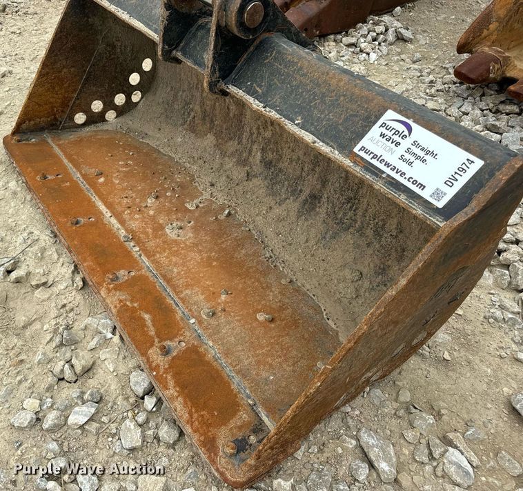 image for item DV1974 Caterpillar excavator bucket