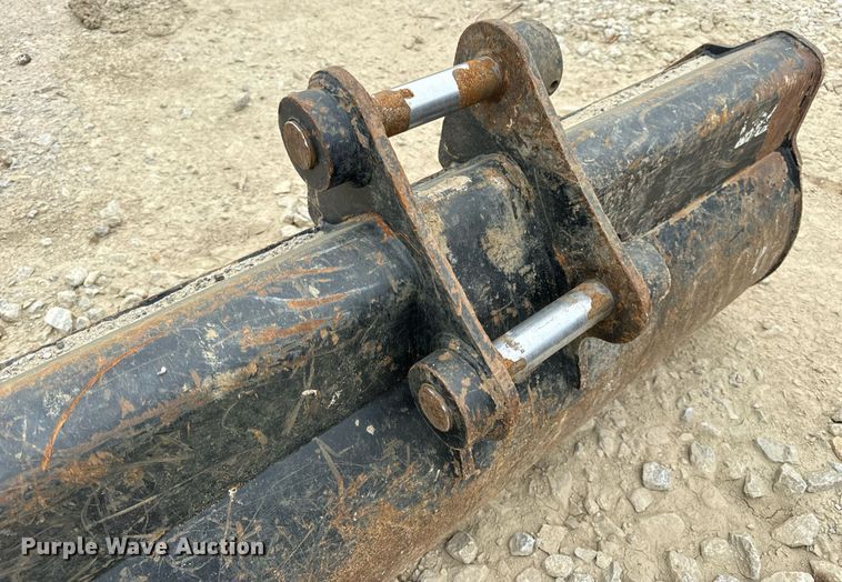 image for item DV1974 Caterpillar excavator bucket