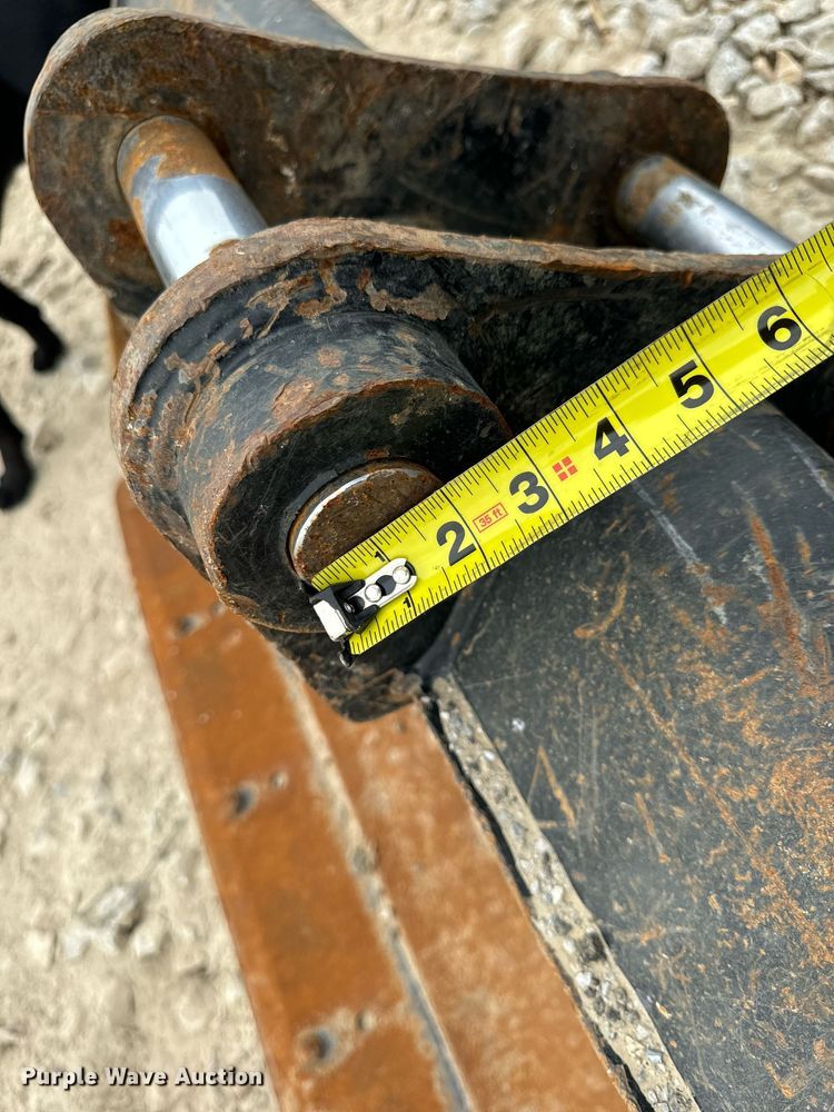 image for item DV1974 Caterpillar excavator bucket