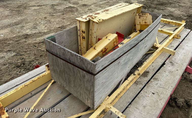 image for item DV1981 Overhang stripping buggy