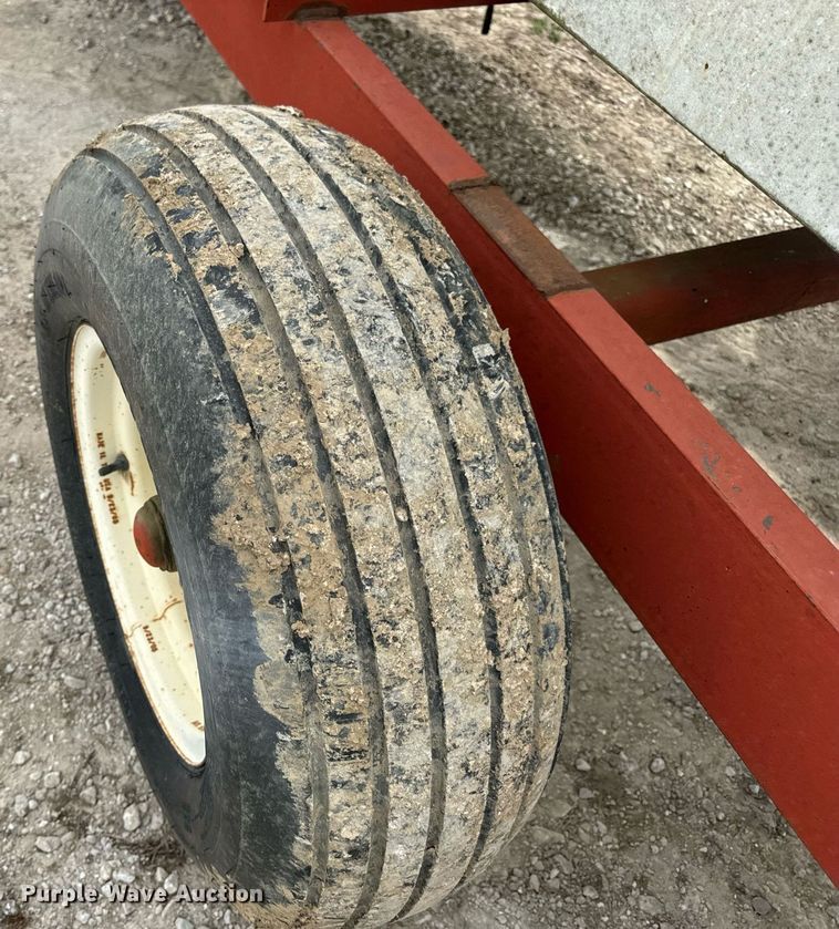 image for item DV1982 Elsass Fabrication Ltd. 1025 fuel tank trailer