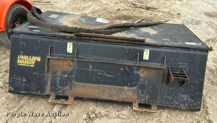 image for item DV1990 2014 Caterpillar BU118 skid steer broom