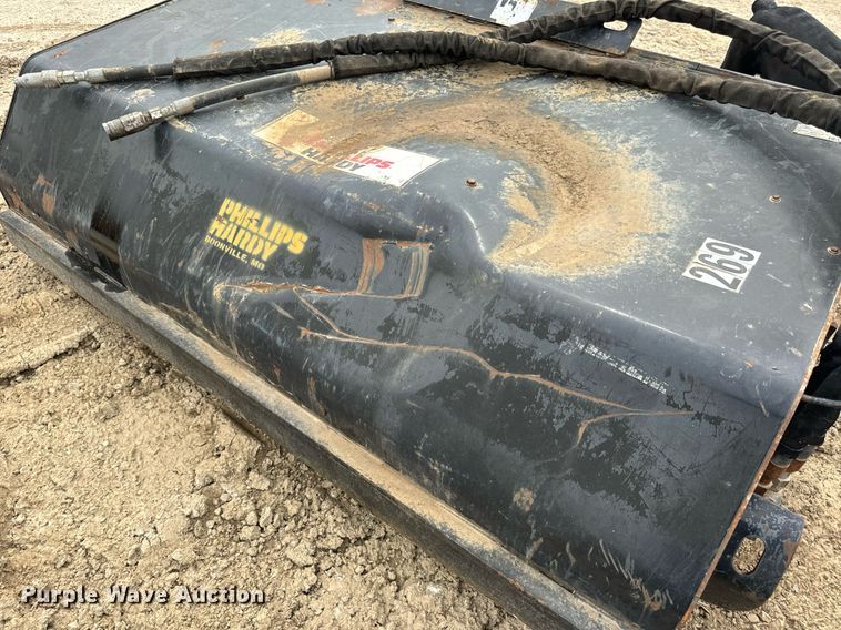 image for item DV1990 2014 Caterpillar BU118 skid steer broom