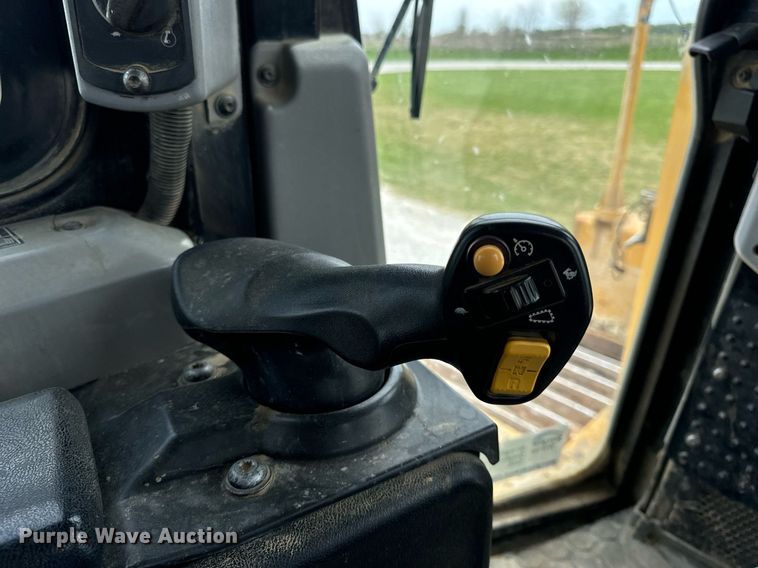 image for item DV1991 2016 Caterpillar D6T XW dozer