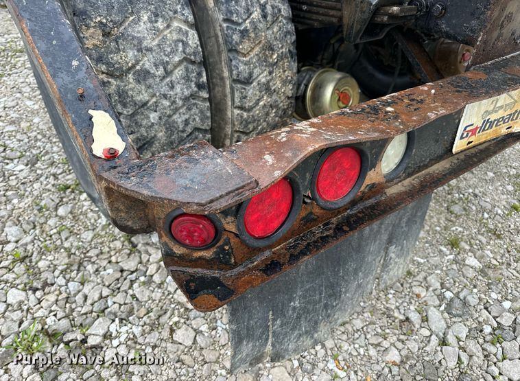 image for item DV1995 2017 Western Star 4700SF roll-off container truck