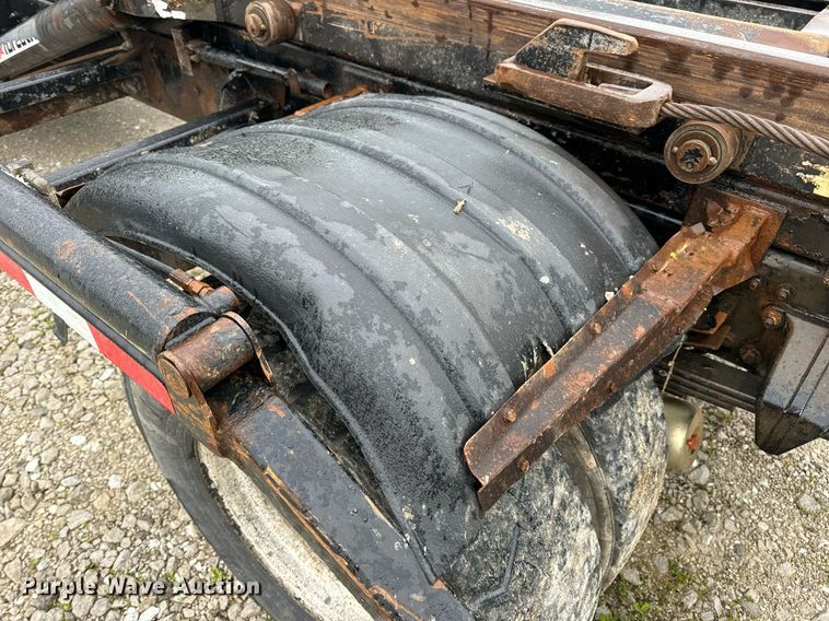 image for item DV1995 2017 Western Star 4700SF roll-off container truck