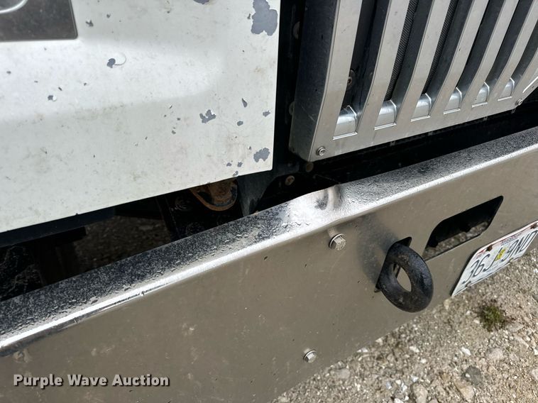 image for item DV1995 2017 Western Star 4700SF roll-off container truck