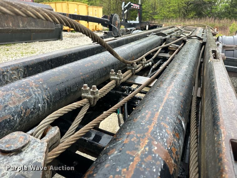 image for item DV1995 2017 Western Star 4700SF roll-off container truck