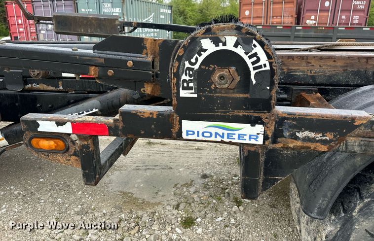 image for item DV1995 2017 Western Star 4700SF roll-off container truck