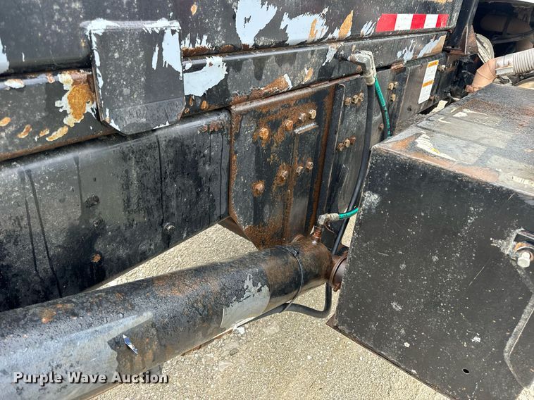 image for item DV1995 2017 Western Star 4700SF roll-off container truck