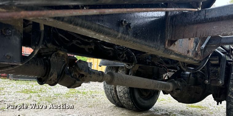 image for item DV1995 2017 Western Star 4700SF roll-off container truck