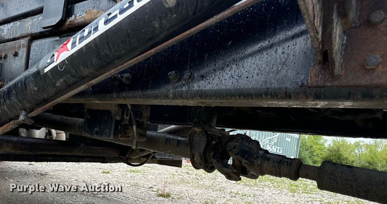 image for item DV1995 2017 Western Star 4700SF roll-off container truck