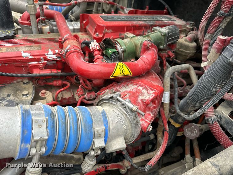 image for item DV1995 2017 Western Star 4700SF roll-off container truck