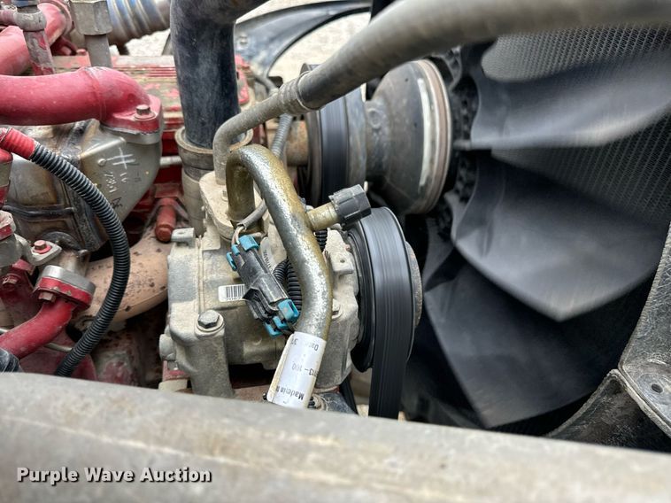 image for item DV1995 2017 Western Star 4700SF roll-off container truck