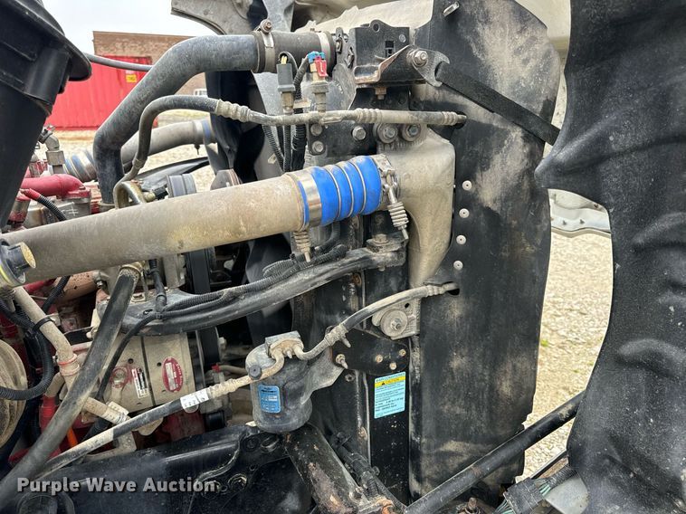 image for item DV1995 2017 Western Star 4700SF roll-off container truck